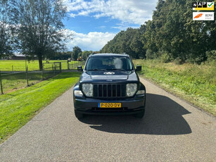 Jeep JEEP LIBERTY bouwjaar 2008 motor 3.7 benzine. AANDRIJFAS IS HOORBAAR !!! AUTO RIJD EN SCHAKELT GOED !!!