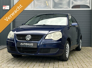 Volkswagen Polo 1.4-16V Sportline