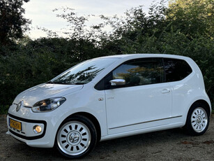 Volkswagen Up! 1.0 high White UP! 75PK / Navi / Airco / LM15