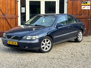 Volvo S60 2.4 Edition met nieuwe distributie en trekhaak