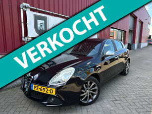 Alfa Romeo Giulietta 1.6 JTDm Distinctive // Clima // PDC // Trekhaak // Cruise control