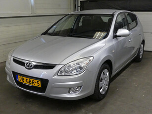 Hyundai I30 1.6i Dynamic - Airco - Trekhaak - Weinig KM NAP!