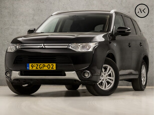 Mitsubishi Outlander 2.0 PHEV X-Line Sport Automaat (NAVIGATIE, NAP, CLIMATE, CAMERA, LEDER, SPORTSTOELEN, GETINT GLAS, KEYLESS, CRUISE, NIEUWE APK, NIEUWSTAAT)