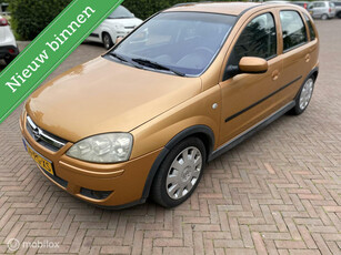 Opel Corsa 1.4-16V Cosmo 5DRS Automaat Airco sport 2004