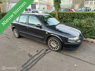 Te Koop Seat Leon 1.6-16V Sport-AIRCO-APK-INRUIL KOOPJE