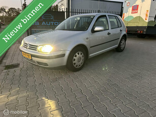 Volkswagen Golf 1.6 automaat 5 deurs airco