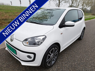 Volkswagen up! 1.0 move up! ** 121.257 km ** Airco ** LM velgen ** Stoelverwarming **