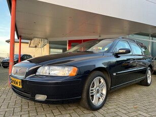 Volvo V 70 2.4 140PK Momentum TREKHAAK /YOUNGTIMER/CRUISE-CONTROLE