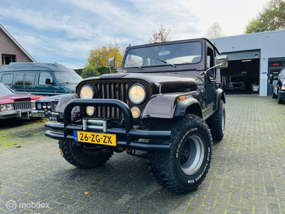 Jeep 4x4 CJ 4.2 CJ-7 Softtop 1982 MRB vrij Oldtimer