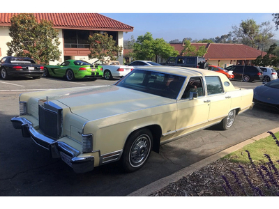 Lincoln Continental Town Car