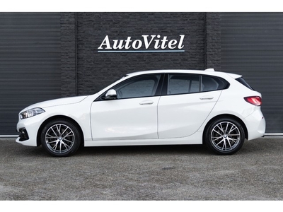 BMW 1-serie 118i Sport Line, Sportleder, Live Cockpit Plus