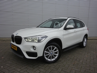 BMW X1 sDrive18i Executive Automaat Climate / Navigatiesysteem / Parkeersensor / Lm velgen