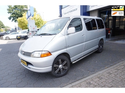 Toyota HiAce 2.5 D4-D 100 8 PERSOON / AIRCO