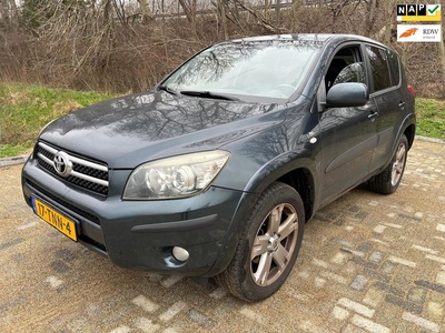 Toyota RAV4 2.2 D-CAT Executive Business