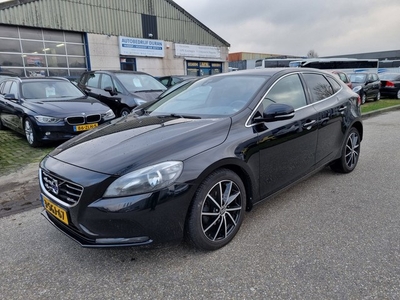 Volvo V40 1.6 D2 Summum NAV. Bj:2013 NAP!