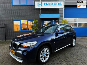 BMW X1 SDrive18i Executive 150PK|Origineel NL|Navigatie|Automaat|Cruise Control|Bluetooth|Trekhaak|Isofix|Sportstoelen|Historie