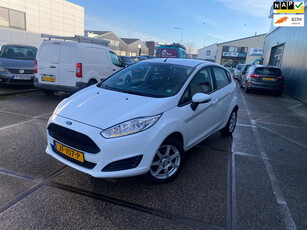 Ford Fiesta 1.0 Style/5drs/nap/3e EIG/ dealeronderhouden/ 1jaar apk/ airco, navi/ parkeersensoren achter.