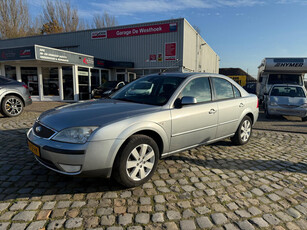 Ford Mondeo 1.8-16V Futura