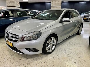 Mercedes-Benz A-klasse 180 Ambition Navigatie Airco PDC V A Trekhaak Leder/Stof