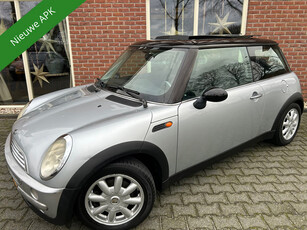 Mini Mini 1.6 Cooper Pepper NIEUWE APK / SCHUIF.KANTELDAK / AIRCO / HALF.LEER