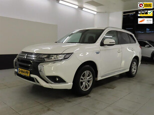 Mitsubishi Outlander 2.4 PHEV Pure 4WD + Camera+Apple-CarPlay-Android-navigatie+2 oplaad Snoeren = INCL-BTW