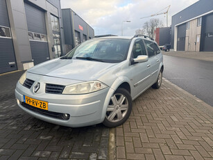 Renault Mégane 2.0 Opknapper, rijd en schakelt goed