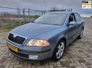 Skoda Octavia 1.6 Ambiente Attractive Business 1e eigenaar nap apk airco rijd perfect inruil mog!!!