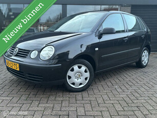 Volkswagen Polo 1.4-16V Comfortline 5DRS/AIRCO