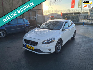 Volvo V40 1.6 D2 R-Design VOL OPTIE,S EN TOP ONDER HOUDEN VOLVO