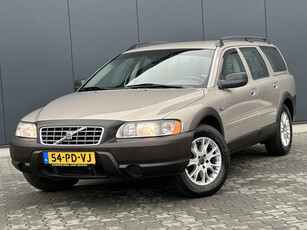 Volvo XC70 2.5 T Leder - Cruise - Trekhaak - NL Auto - Facelift