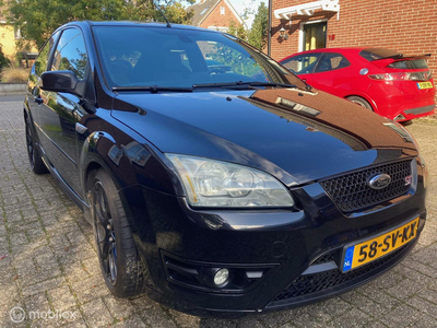 Ford Focus 2.5-20V ST