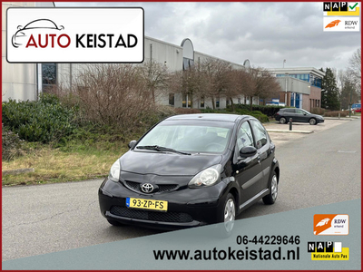 Toyota Aygo 1.0-12V 5-DEURS ELEKTR. RAMEN/ 1 JAAR APK! VELE OPTIES!