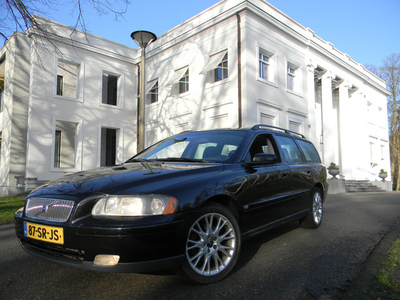 Volvo V70 2.4 D5 AUT, EXTREEM MOOI, FACELIFT, HALFLEDER