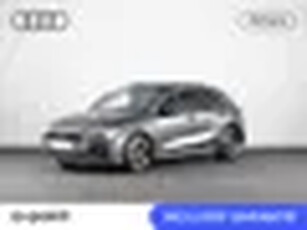 Audi A3 Sportback 40 TFSI e S line Plug in Hybrid Panoramadak 18 inch lichtmetalen velgen Navigatie Parkeersensoren voor en achter Verwarmbare voorstoelen