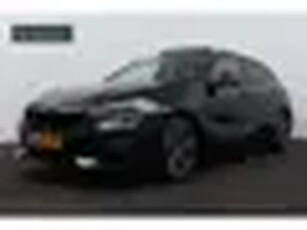 BMW 1-serie 118i Executive Edition Automaat (PANODAK, NAVI, PDC V+A, CARPLAY, CRUISE, NL-AUTO, DEALE