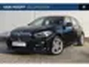 BMW 1-serie 118i Executive M Sport Automaat / Sportstoelen / Adaptieve LED / Cruise Control / Live C