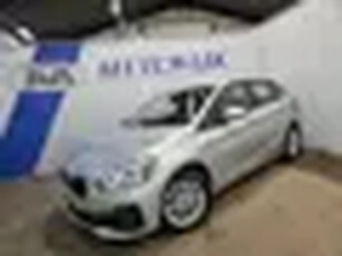 BMW 2-SERIE Active Tourer 220i Executive Launch Edition / Trekhaak / NL Auto