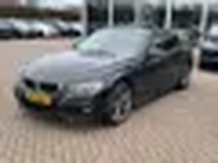 BMW 3-serie 330e Centennial High Exe. M Sport / Schuifdak / Bruin Leder / 19'' / Parkeerhulp achter