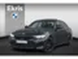 BMW 3 Serie Sedan 318i M Sport / Panorama Dak / Stoel- en Stuurverwarming