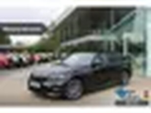 BMW 3 Serie Touring 330e M-Sport - Panoramadak - Laser - ACC - 360 camera - HUD - Shadow Line - Rijk