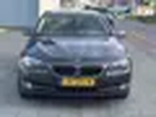 BMW 5-serie 520i High Executive , navigatie. Climate cruise Controle, aluminium velgen ,nieuwe apk