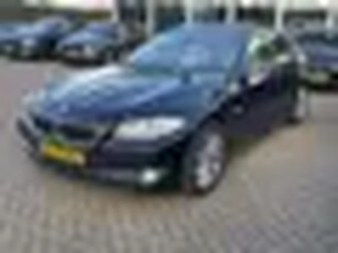 BMW 5 Serie 535i High Executive / NL Auto! / Schuifdak / Camera / Head-up / Leder / Softclose / 18''