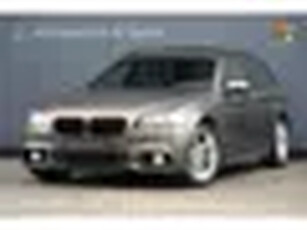 BMW 5 Serie Touring 520i 184 pk M SPORT EDITION AUTOMAAT / BMW INDIVIDUAL FROZEN BRONZE / PANORAMADA