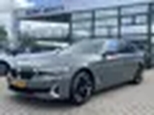 BMW 5 Serie Touring 530d xDrive Luxury Line Business Edition Plus Panoramadak Trekhaak Navi Life Coc