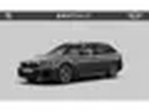 BMW 5-serie Touring 530e xDrive M-Sport Panoramadak Head Up Harman Kardon