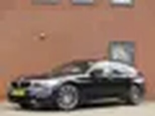 BMW 5 Serie Touring 530i M-Sport / Carbon zwart / Dealer onderhouden