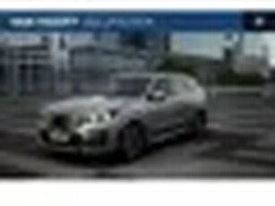 BMW iX1 eDrive20 High Executive M Sport / Panoramadak / Sportstoelen / Adaptieve LED / Comfort Acces