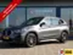 BMW X1 sDrive18i High Executive, Automaat / Trekhaak / HUD / Full LED / Camera + Sensoren / 18' LMV