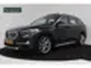 BMW X1 SDrive20i High Executive (PANORAMADAK, PARKEERSENSOREN, TREKHAAK AFNEEMBAAR, CRUISE, NL-AUTO,