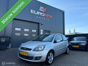 Ford Fiesta 1.3-8V Style.Zeer nette auto. Km logisch.